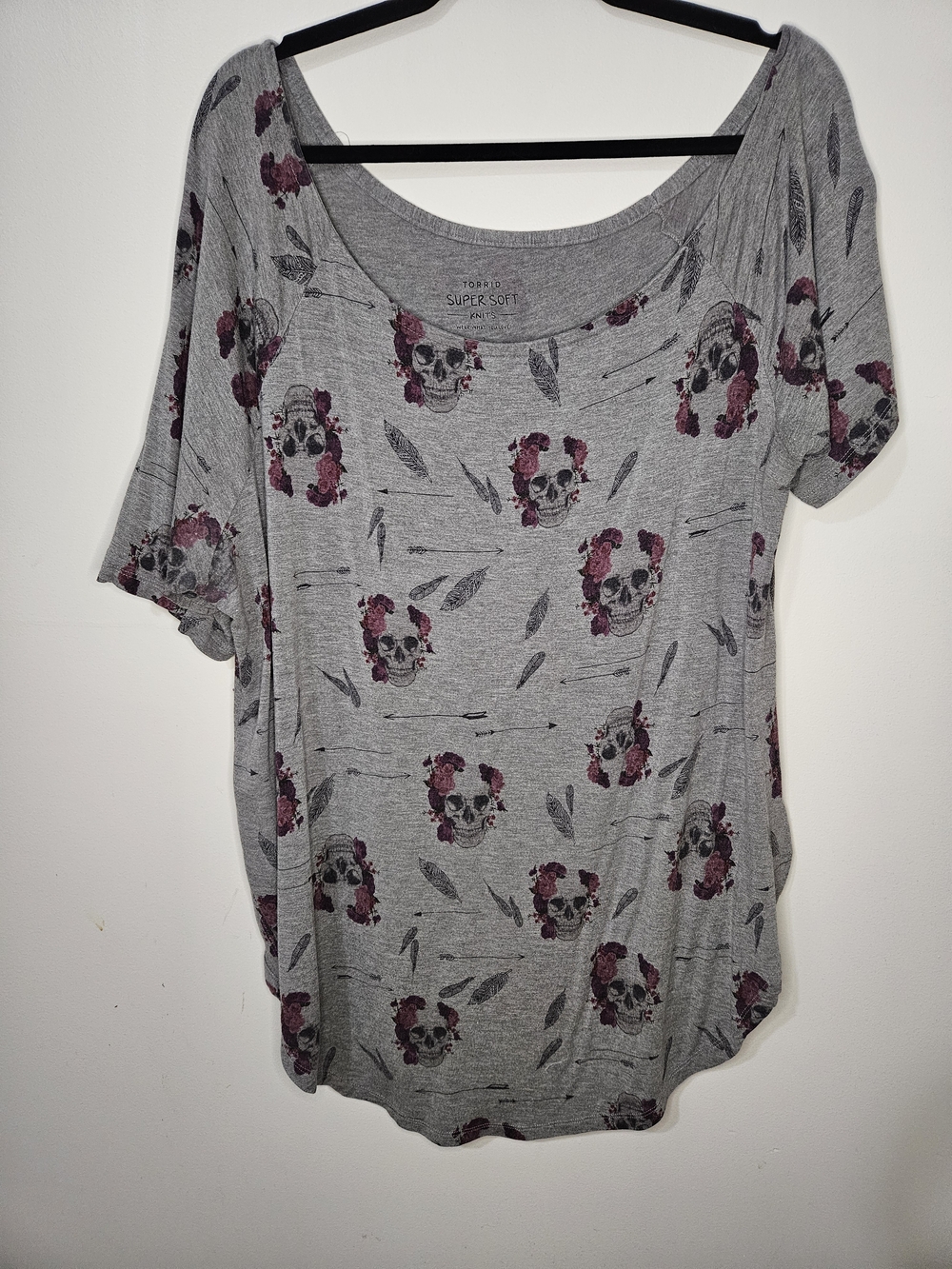 Torrid Gray Scoop Neck Top with Floral Skull Print